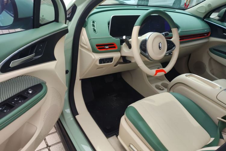 Used ORA Good Cat 2023 401 km Standard Range Luxury Version Lithium Iron Phosphate Driver Seat