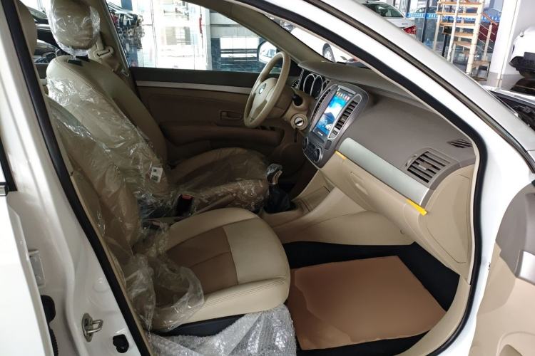 Used Dongfeng Junfeng E11K 2021 60.43 kWh Battery-Swap Version Right Front Seat