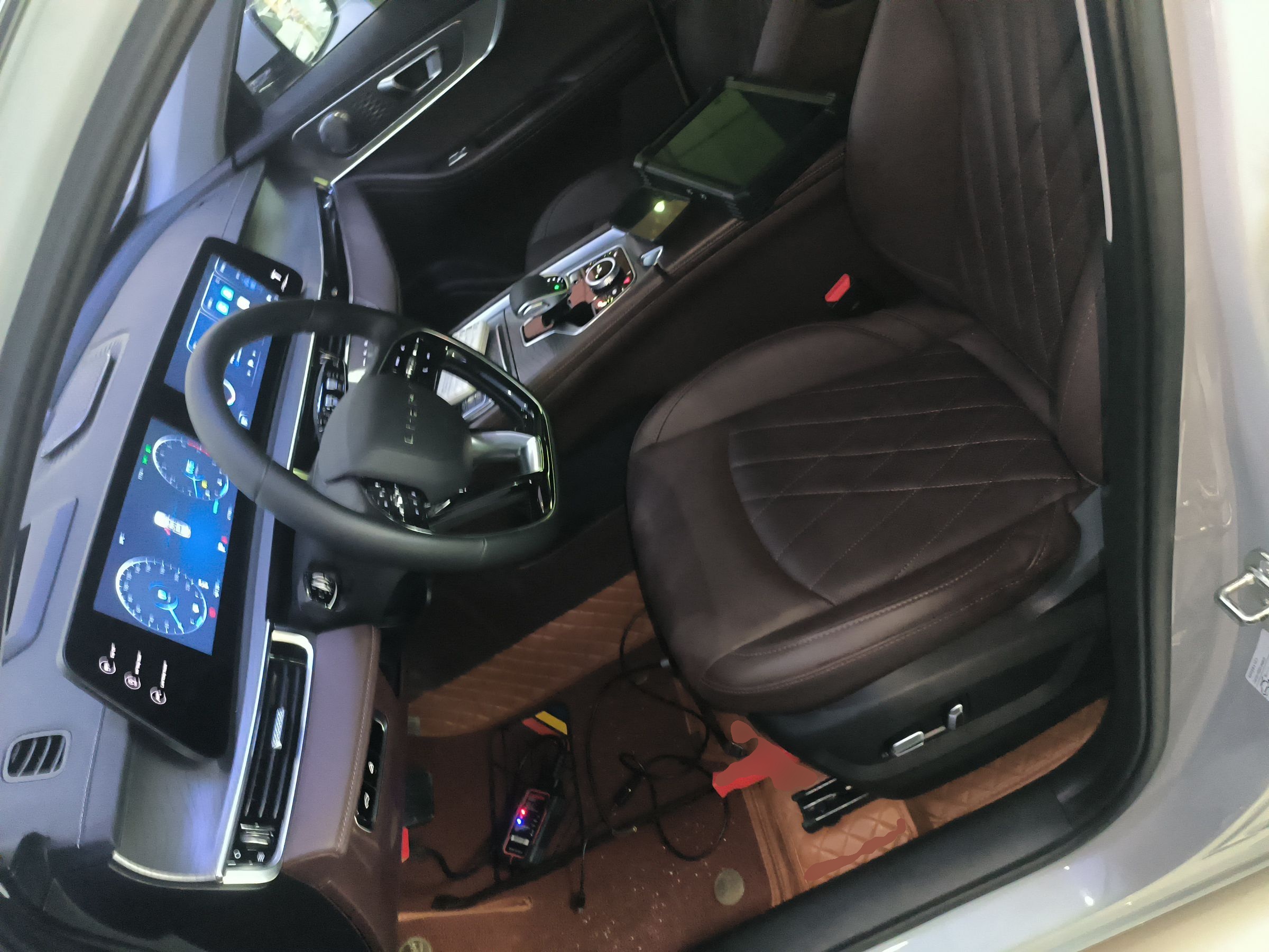 المقاعد الأمامية داخل السيارة