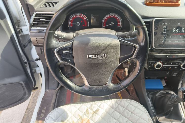 Used Isuzu D-MAX 2019 2.5T Four-Wheel Drive Manual Luxury Extended Version JE4D25Q5A
