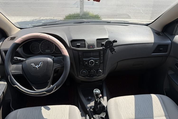 Used Wuling Hongguang 2015 1.5L S Basic Version China V Standard