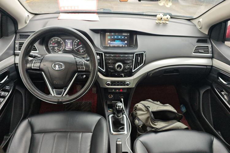 Used Great Wall C30 2016 1.5L Manual Comfort Model Center Console
