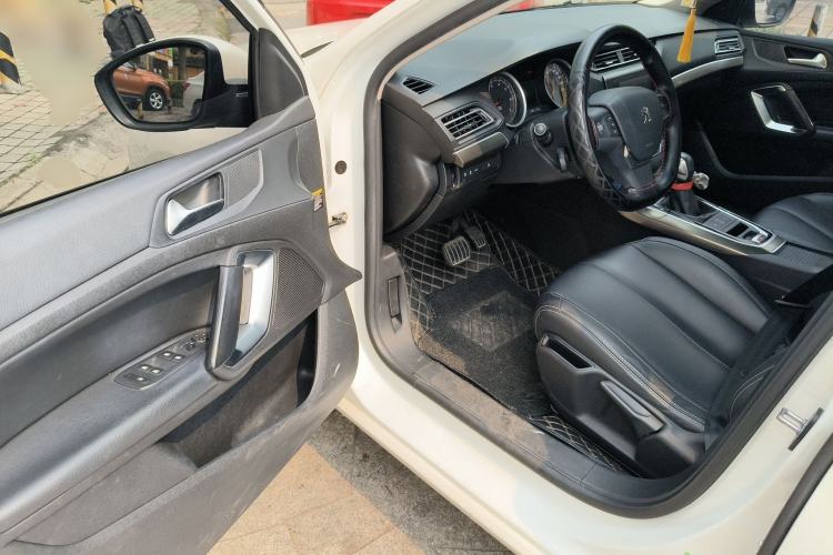 Used Peugeot 408 2015 1.2T Automatic Luxury Edition Driver Seat