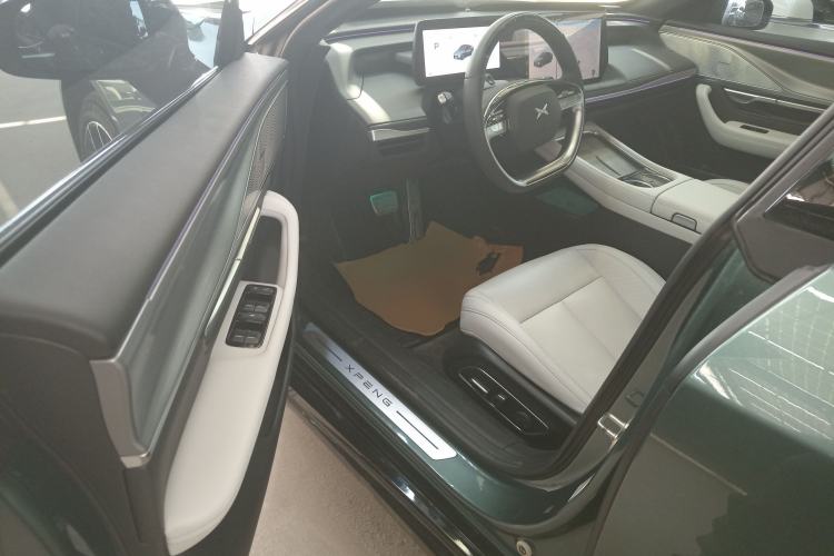 Used XPeng P7 2023 P7i 610 Max Performance Edition Left Front Seat