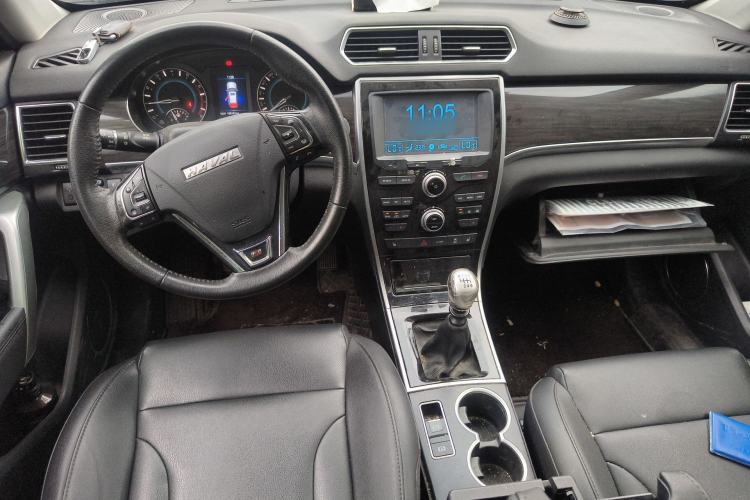 Used Haval H2 2016 Red-Label 1.5T Manual Two-Wheel Drive Luxury Model Center Console