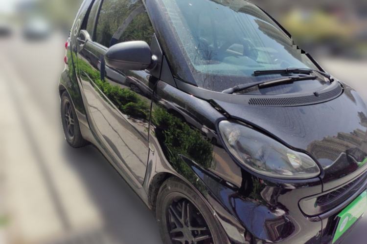 Used smart fortwo 2011 1.0 MHD Kobe Special Edition Front Right 45 Deg