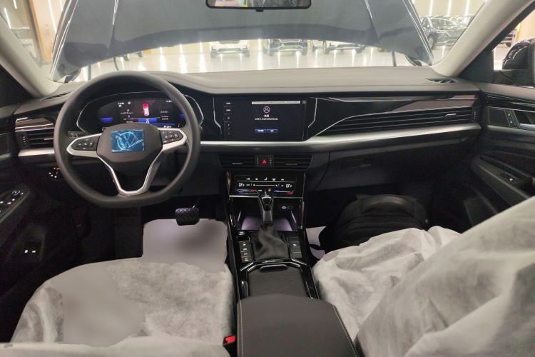 Used Volkswagen Passat New Energy 2025 430 PHEV Hybrid Business Edition Center Console