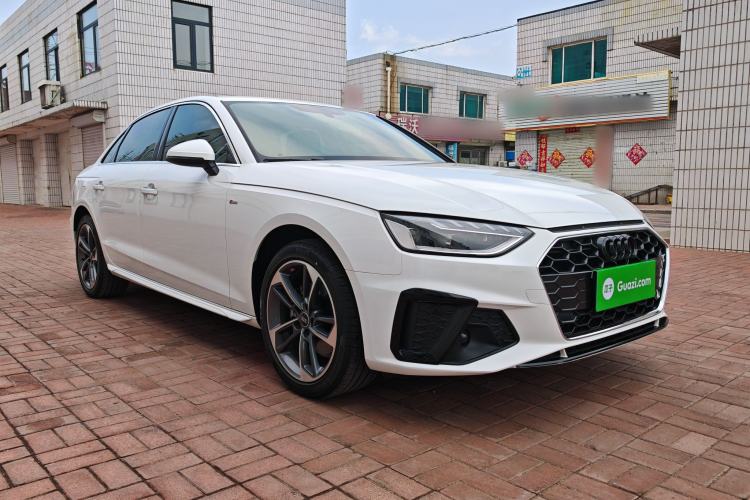 Used Audi A4L 2025 2 Million Units Enjoyment Version 40 TFSI Stylish and Dynamic Type Exterior 2