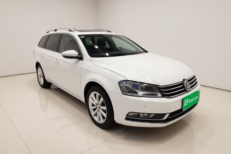 Used Volkswagen Magotan 2015 Travel Edition 2.0 TSI Comfort Version Exterior 2