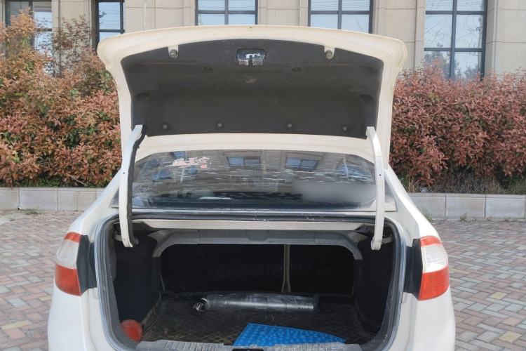 Used Ford Fiesta 2013 Sedan 1.5L Manual Fashion Edition Trunk