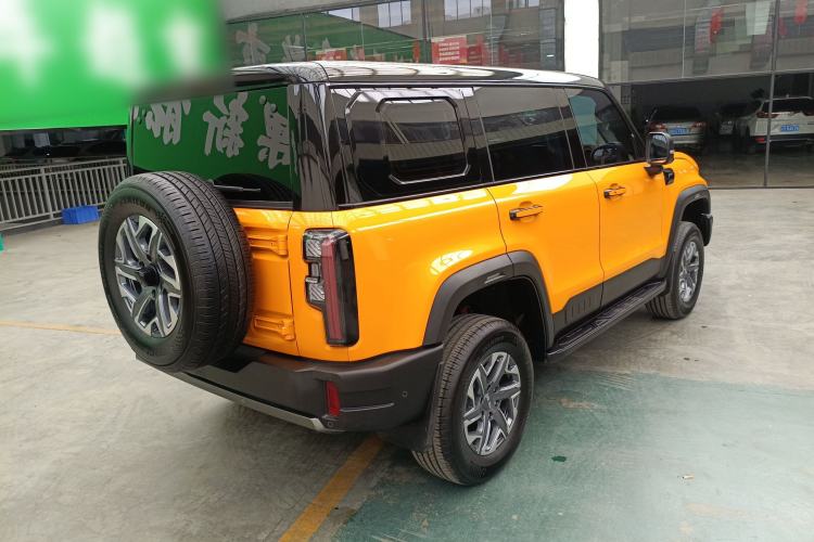 Used BAIC Off-Road BJ40 2024 2.0T All-New Urban Hunter Edition Chivalrous Style