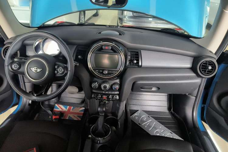 Used MINI MINI 2014 1.5T COOPER Fun
