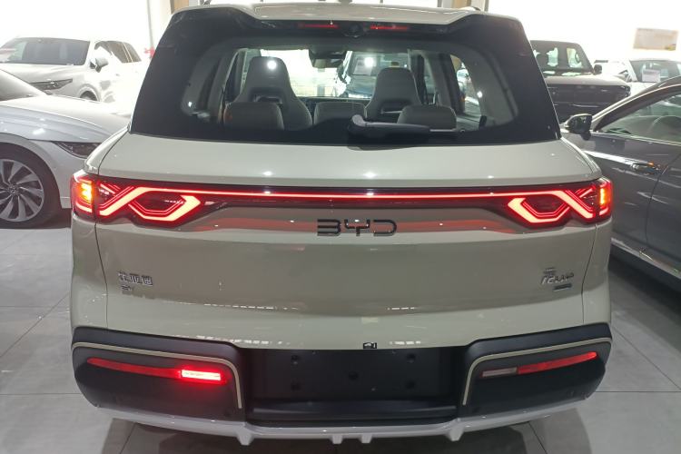 Used BYD Yuan UP 2025 Intelligent Driving Version 401 km Beyond-Range Edition