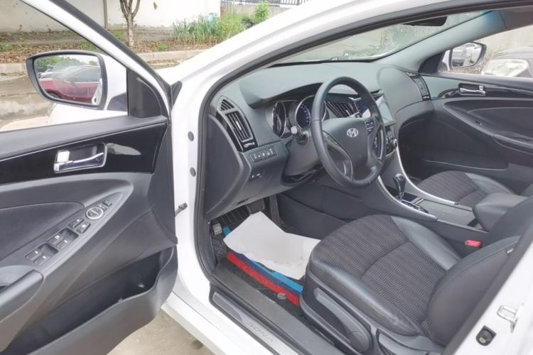 Used Hyundai Sonata 2015 Classic 2.0L Automatic Leading Edition Driver Seat