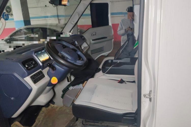 Used SRM New Energy E3L 2024 Standard 6-Seater Bus Left Front Seat