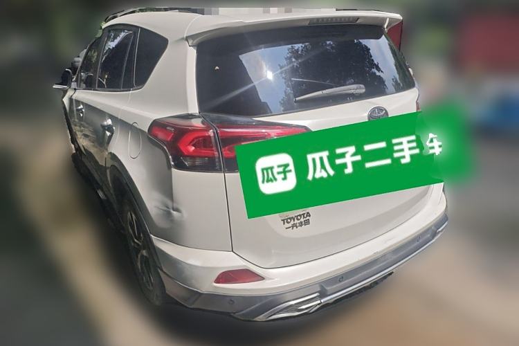 Used Toyota RAV4 2018 2.0L CVT Two-Wheel Drive Fashion X Edition Rear Left 45 Deg