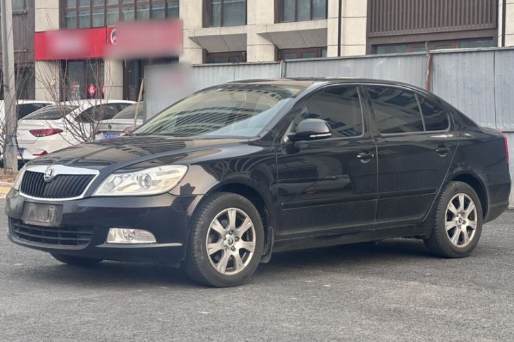 Used Skoda Octavia 2015 Classic Model 1.6L Manual Eado Version
