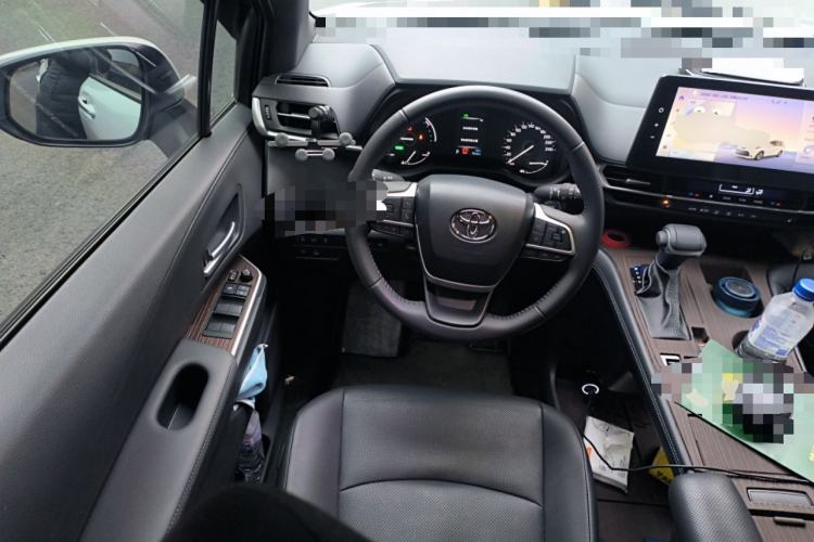 Used Toyota SIENNA 2026 Model 2.5L Dual-Engine Four-Wheel-Drive Luxury Edition Steering Wheel