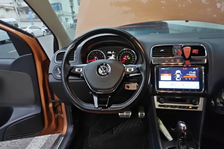 Used Volkswagen Polo 2016 1.6L Cross Polo Automatic Steering Wheel