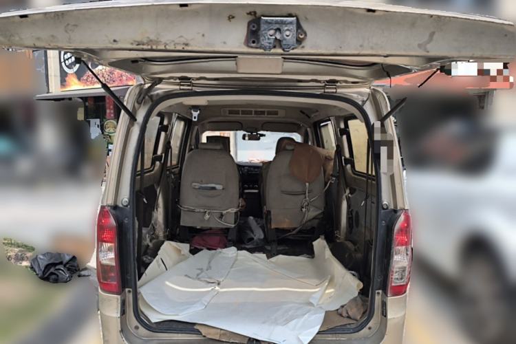 Used Wuling Rongguang V 2016 1.5L Standard Version
