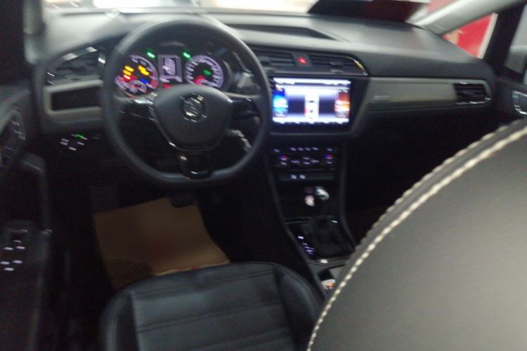 Used Volkswagen Touran 2016 Volkswagen Touran L 280TSI DSG Comfort Edition