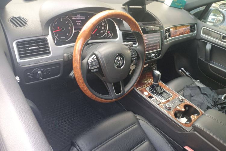 Used Volkswagen Touareg 2011 3.0 TDI Diesel Luxury Model
