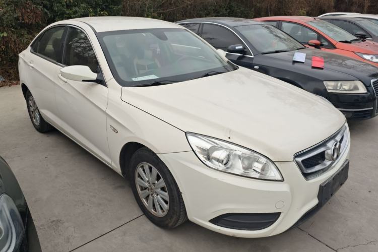 Used BAIC Senova D50 2014 1.5L manual standard version
