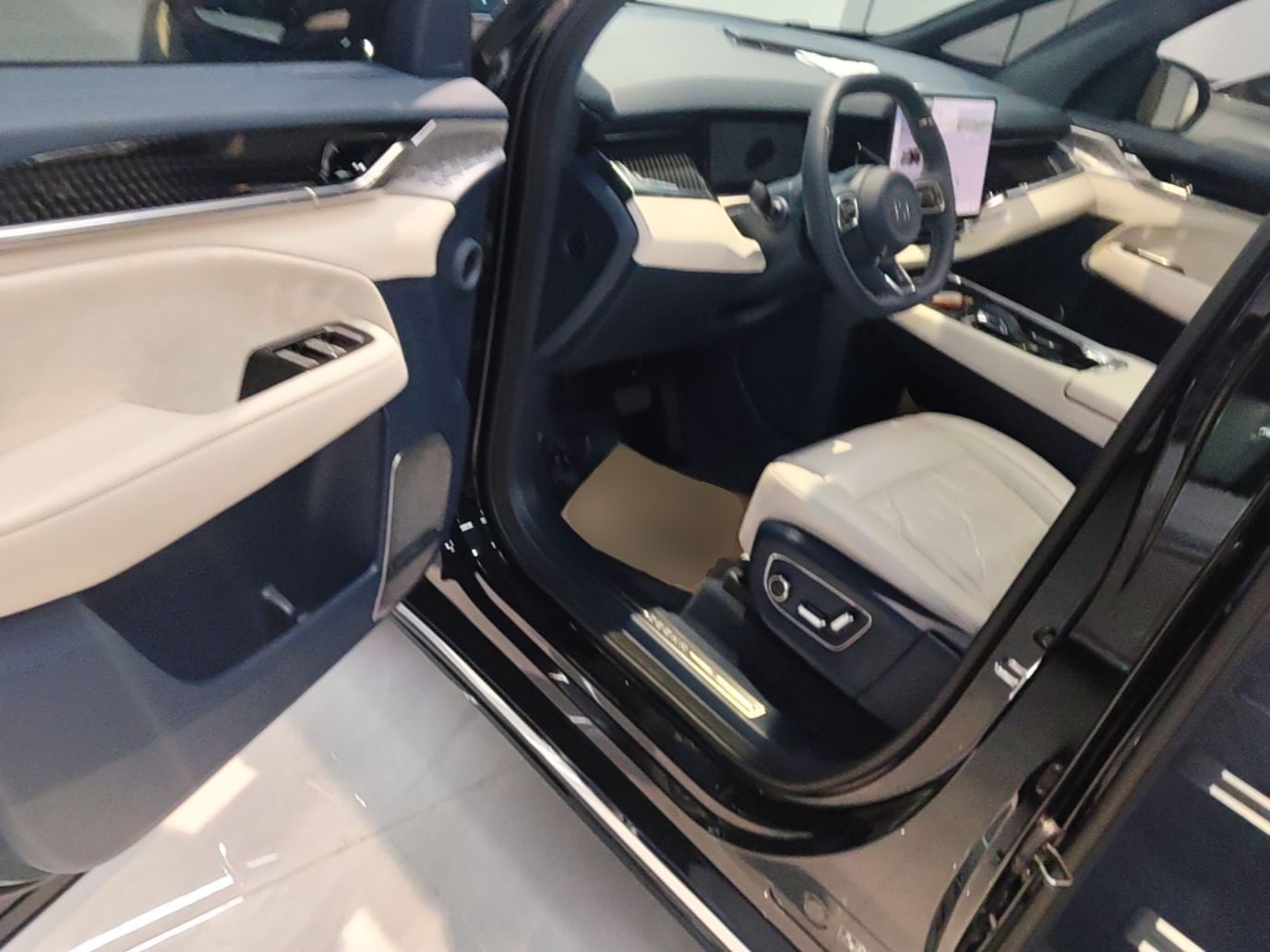 Zeekr 009 2024 Six-Seat Executive Version 4WD 108 kWh — снимка 18