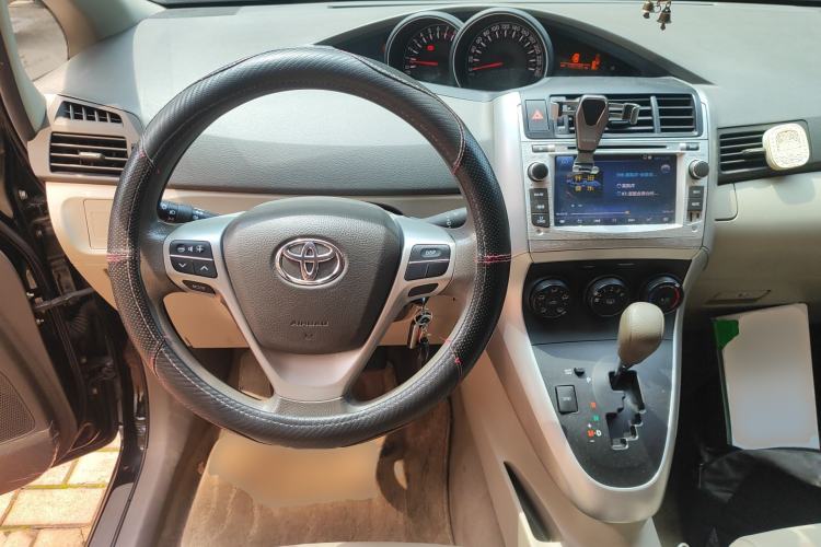 Used Toyota Verso 2014 Starlight 180E CVT Elite Edition Steering Wheel