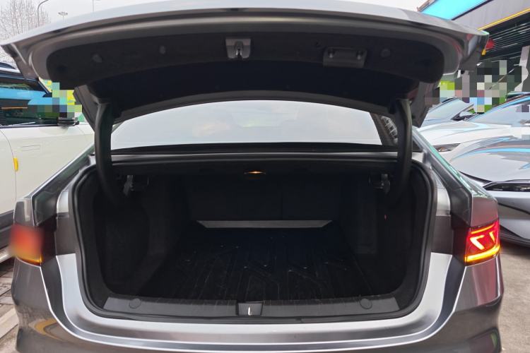 Used BYD Qin PLUS 2024 Honor Edition EV 420KM Leading Model
