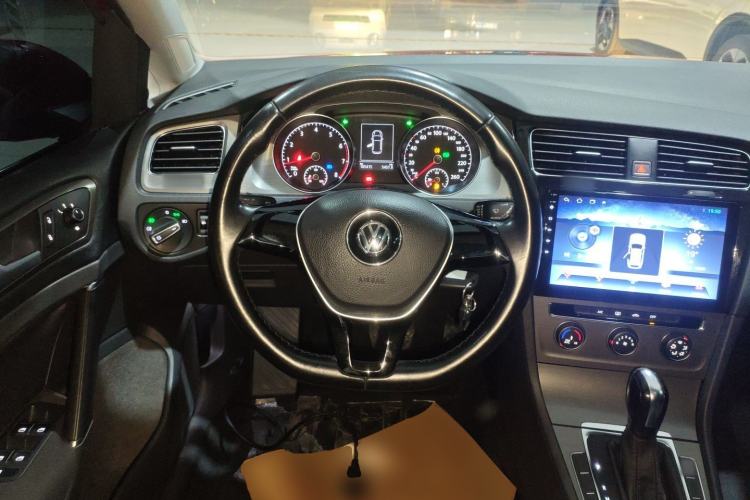 Used Volkswagen Golf 2015 1.6L Automatic Comfort Model Steering Wheel