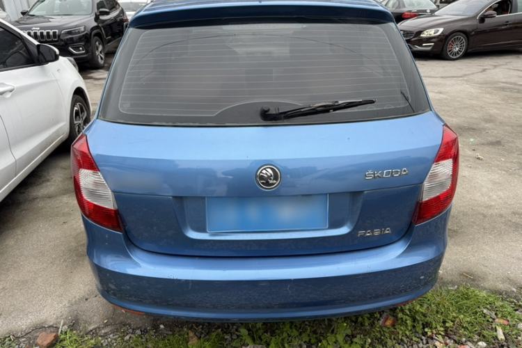 Used Skoda Fabia 2014 1.4L Automatic Crystal Edition Exterior 4