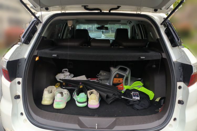 Used JMC Yusheng S330 2016 1.5L GTDi Automatic Two-Wheel Drive Flagship Edition Trunk