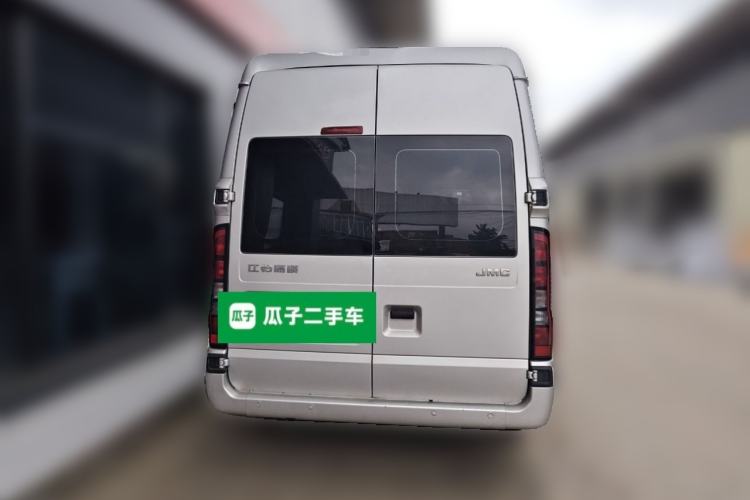 Used JMC Fushun 2025 2.0T 8AT Diesel Mid-Roof Mid-Height Commercial Multi-Purpose 7-Seater Passenger Vehicle