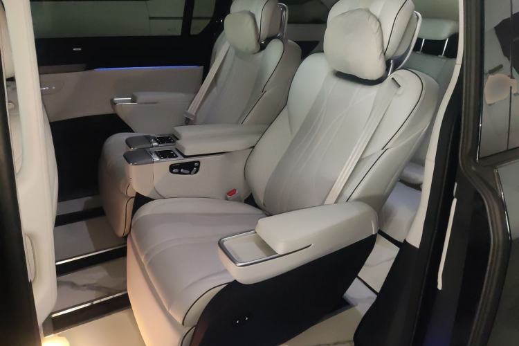 Used XPeng X9 2024 702 Ultra-Long Range Pro
