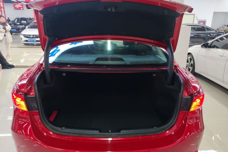 Used Mazda Atenza 2017 2.0L Blue Sky Luxury Edition