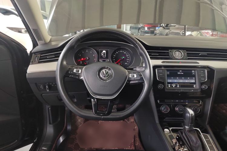 Used Volkswagen Magotan 2017 330TSI DSG Leading Model Steering Wheel