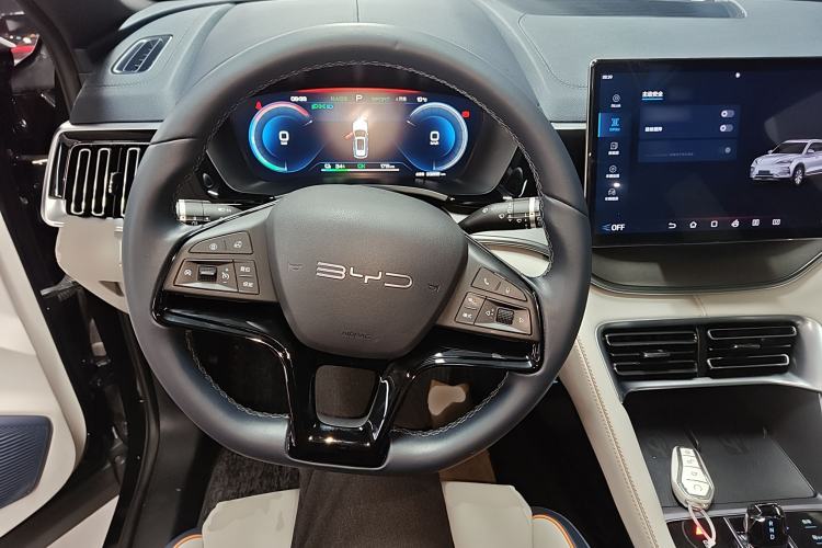 Used BYD Song PLUS New Energy 2023 Champion Edition EV 520KM Prestige Model
