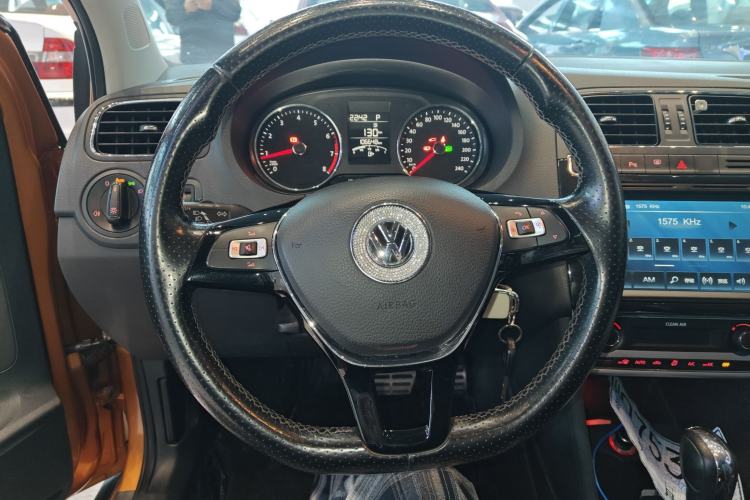 Used Volkswagen Polo 2016 1.6L Cross Polo Automatic
