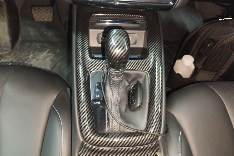 Used Roewe i5 2020 1.5L Automatic 4G Connect Luxury Flagship Edition Gear Lever