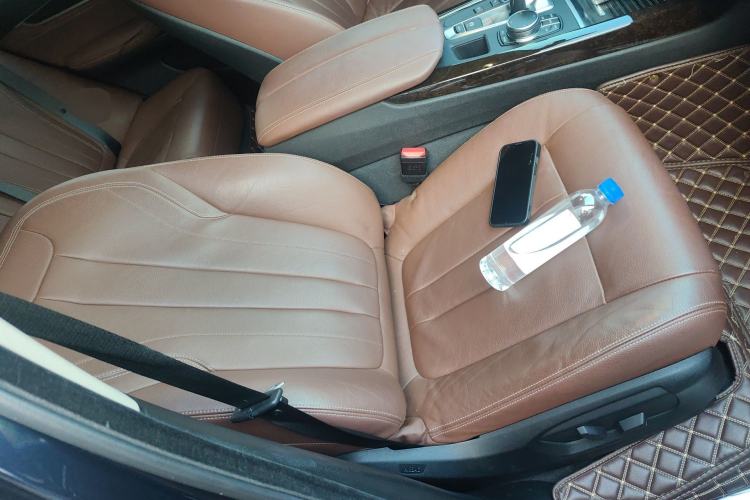 Used BMW X5 2017 xDrive28i Right Front Seat