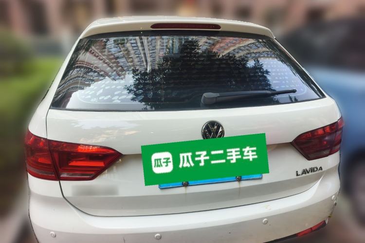 Used Volkswagen Gran Lavida 2013 1.6L Automatic Fashion Model