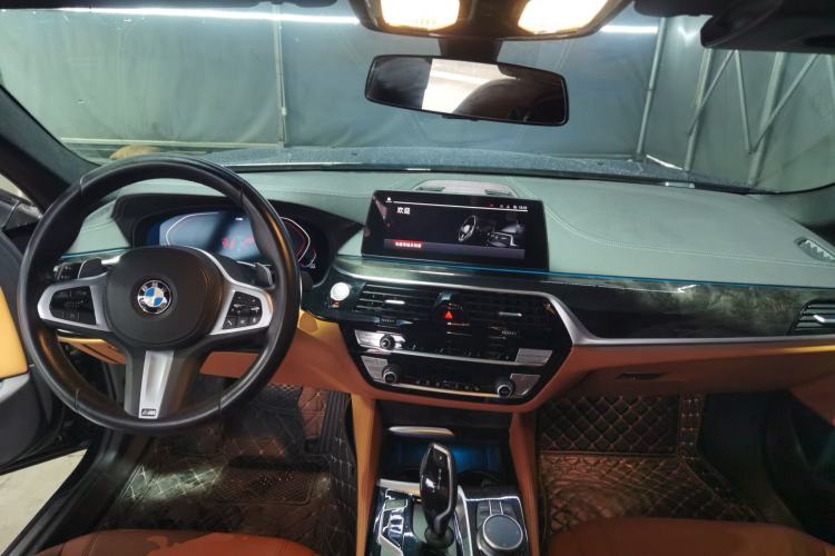 Used BMW 5 Series 2020 530Li Leading Model M Sport Package Center Console