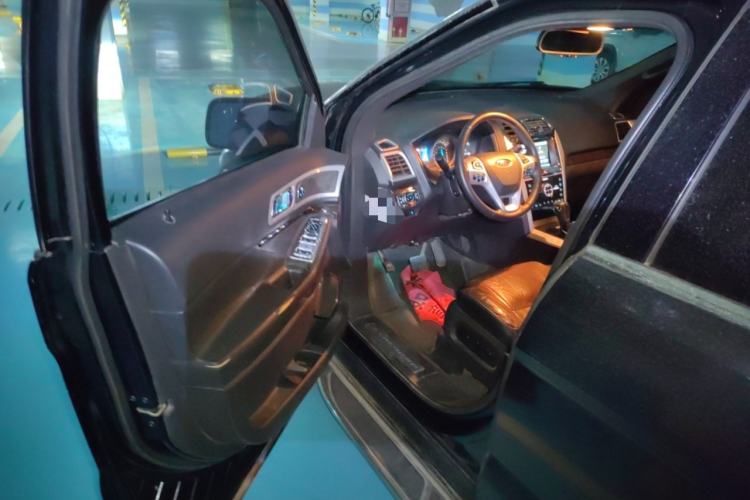 Used Ford Explorer 2013 3.5L Deluxe Model