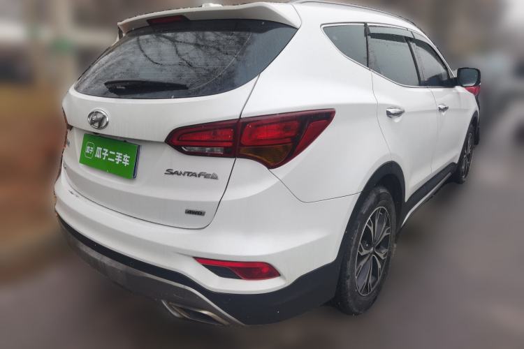 Used Hyundai Santa Fe 2017 2.0T Automatic All-Wheel Drive Smart 7-Seater