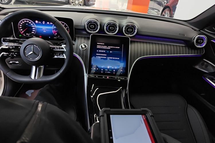 Used Mercedes-Benz C-Class 2024 Facelifted C-Class 260 L Night Edition Sports Version Center Console