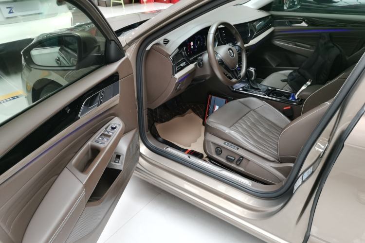 Used Volkswagen Passat 2020 330TSI Luxury Edition China VI