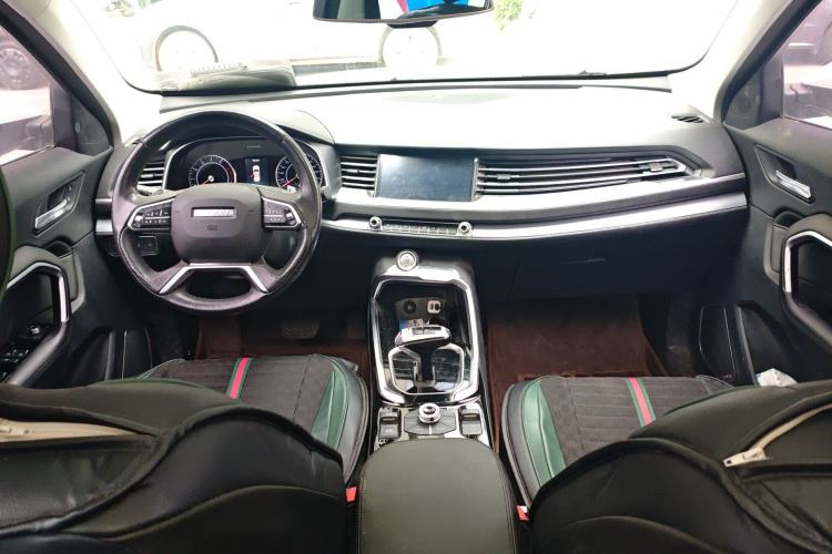 Used Haval H6 2017 Red Label 2.0T Automatic Two-Wheel Drive ZhiShang Model Center Console