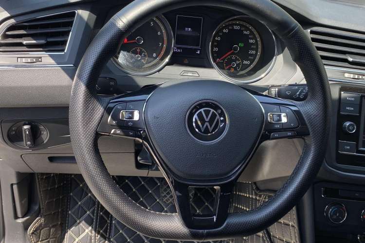 Used Volkswagen Tiguan L 2021 330TSI Automatic Two-Wheel Drive Comfort Edition