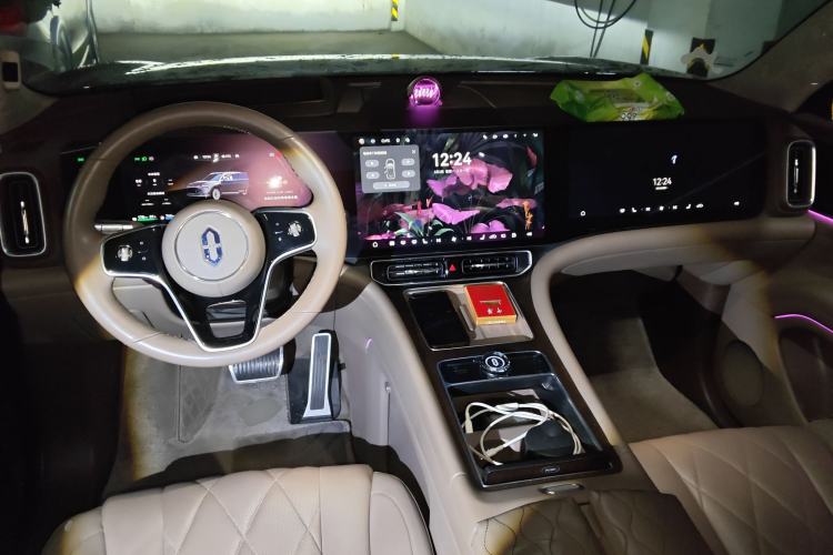 Used Hima AITO M9 2024 Range-Extended Ultra Version 52 kWh 5-Seater Model
